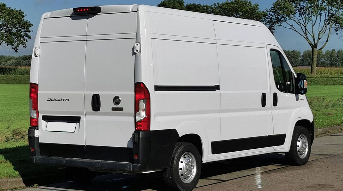 Veicoli Affidabili <br /> <strong>e</strong> Servizi  <br />  Impeccabili